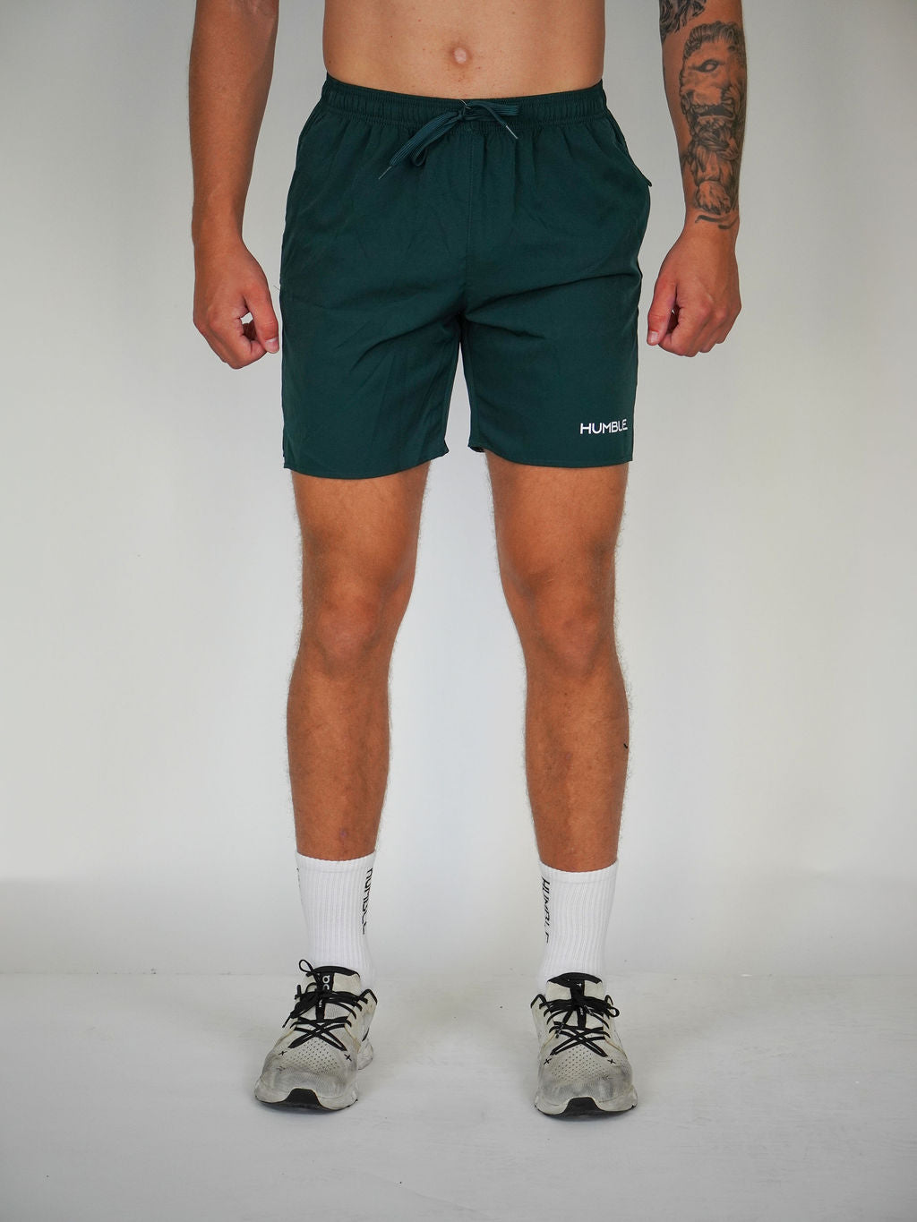 Man i turkosa (Teal) Performance Shorts 2.0 från Humble Athletics