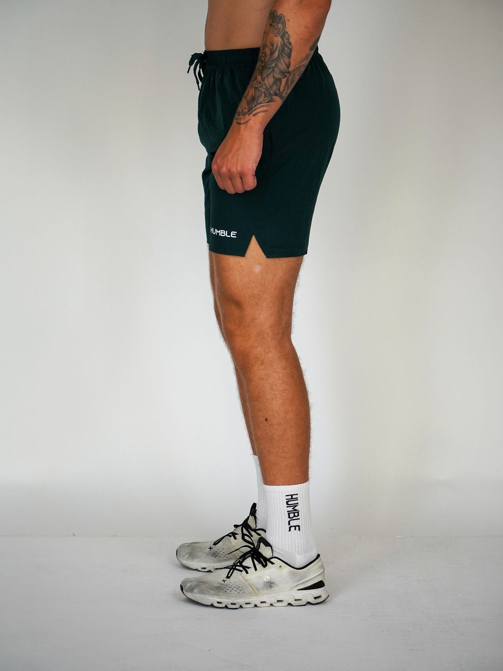 Man i turkosa (Teal) Performance Shorts 2.0 från Humble Athletics