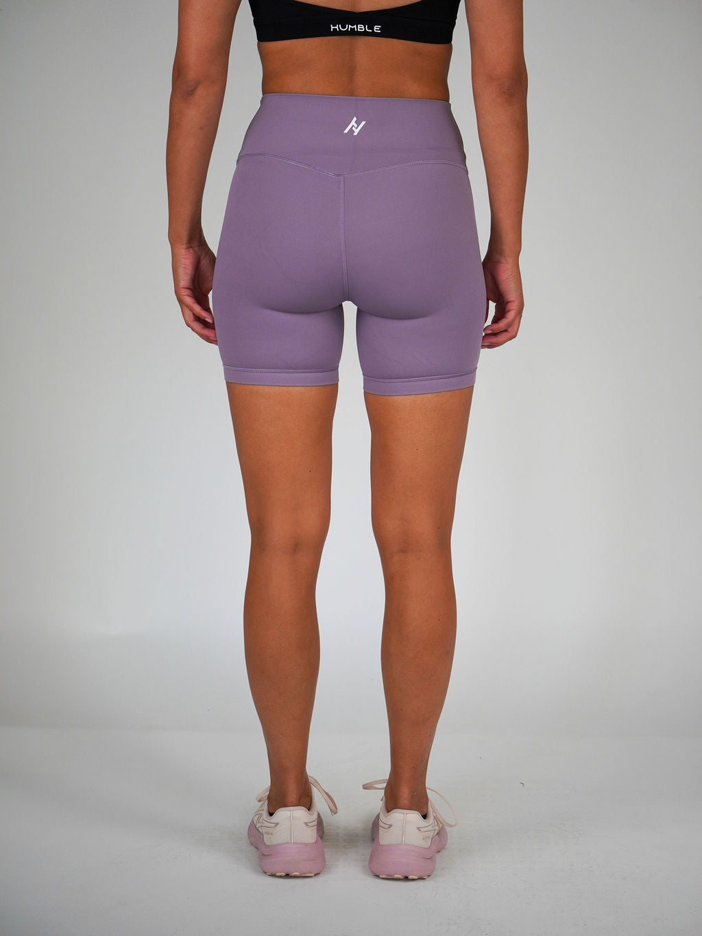 Kvinna i lila (Amethyst) Ambitious bikershorts från Humble Athletics